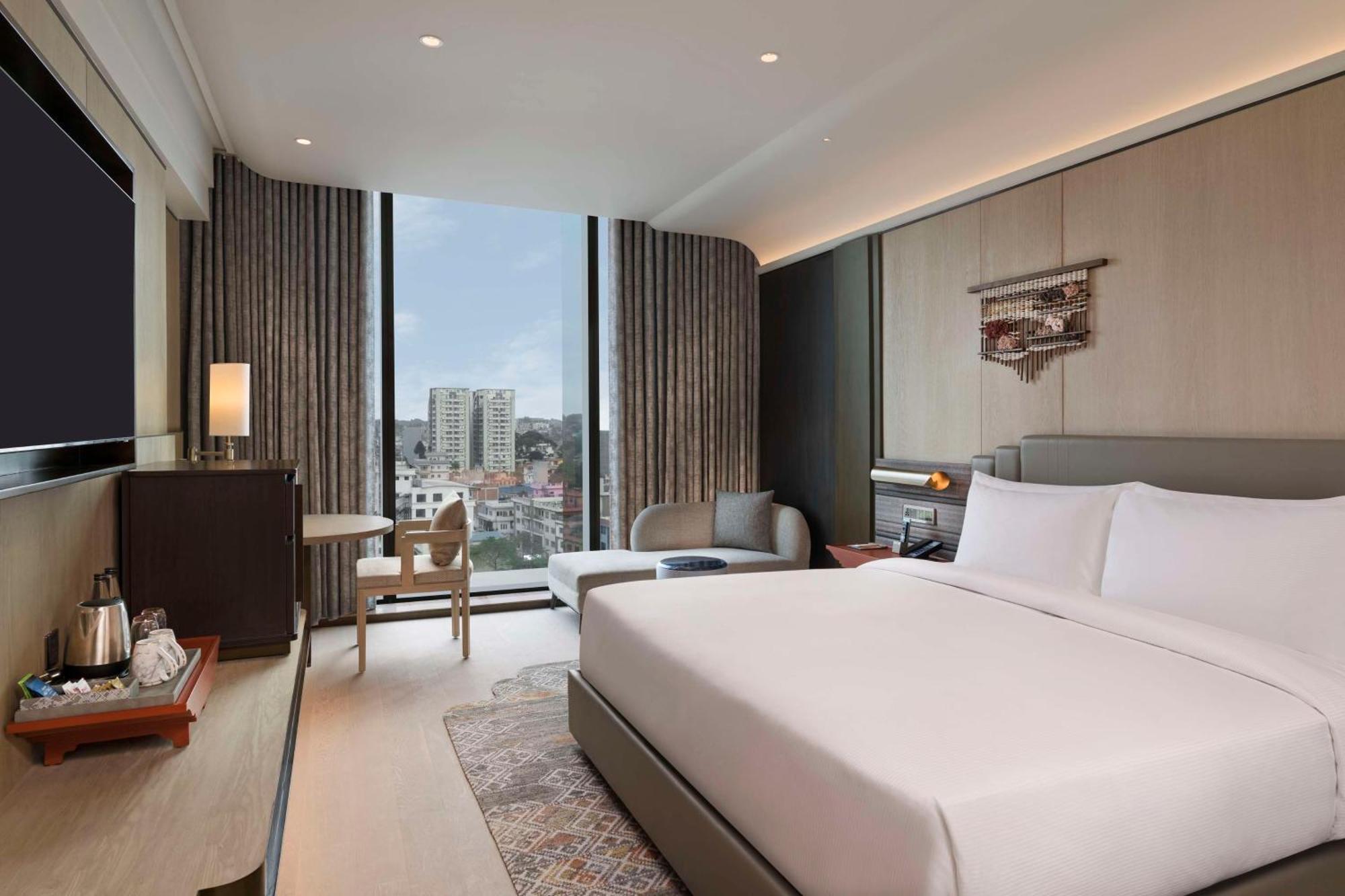 Hilton होटल