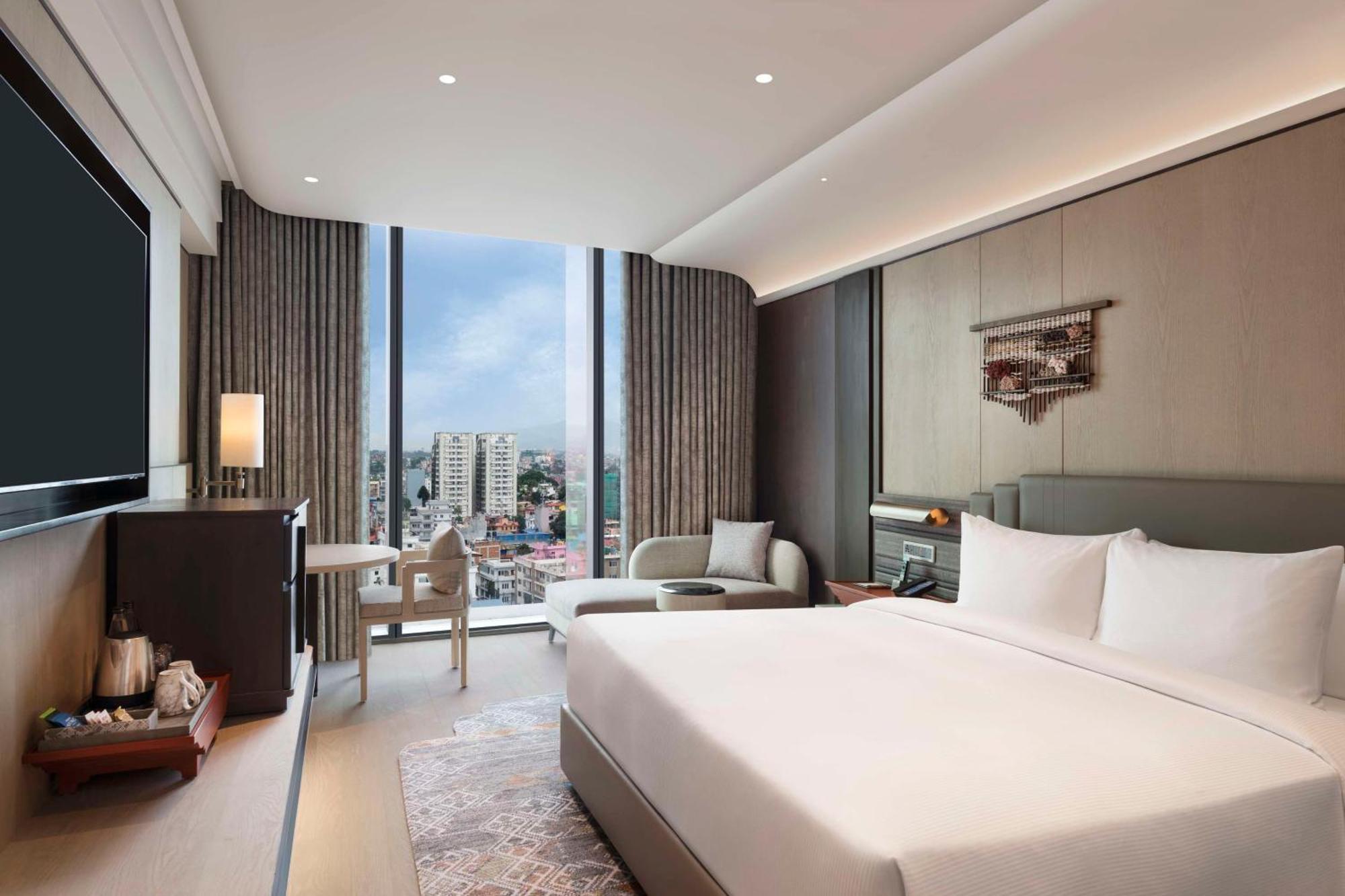 Hilton होटल