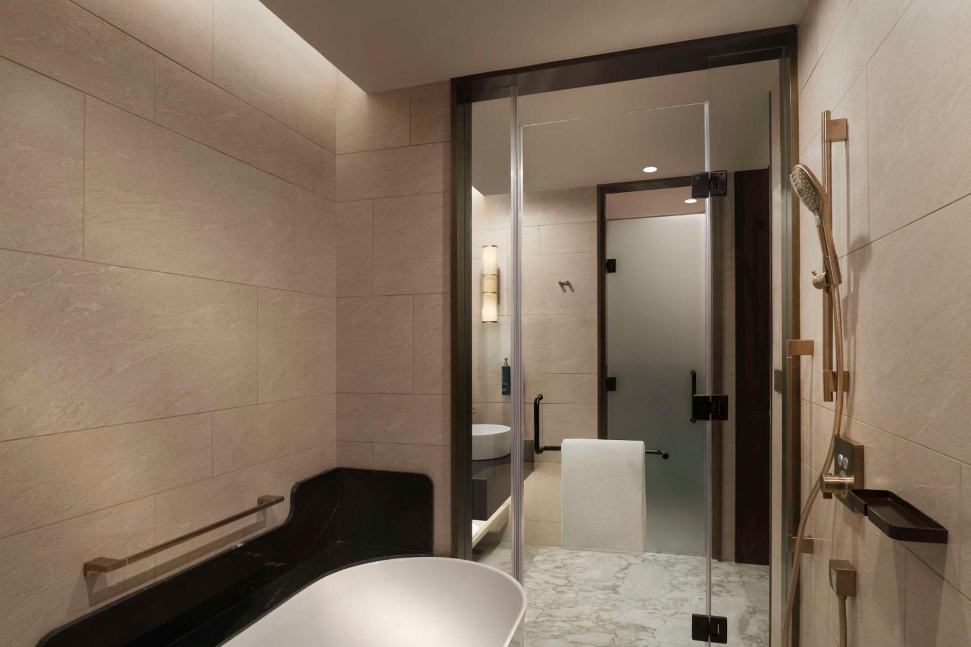 Hilton होटल 5*